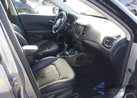 2018 Jeep Compass Limited 4X4 z USA, uszkodzony, nr VIN 3C4NJDCB8JT478968